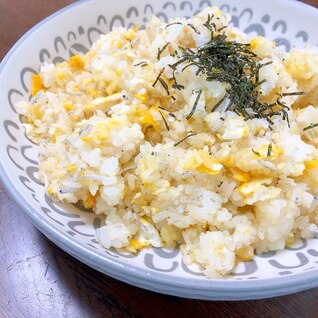 パラパラにならないけど美味しいしらすチャーハン